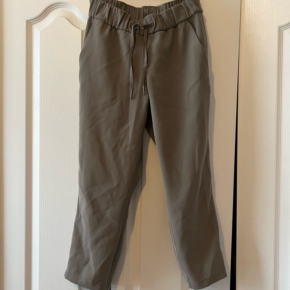 Lululemon cropped lightweight pants.